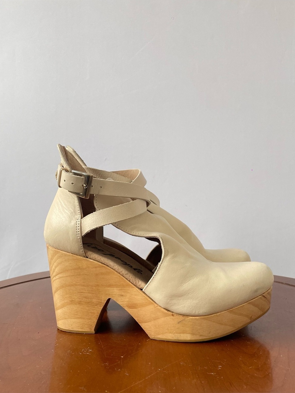 Free People Cedar Clogs | US 6.5